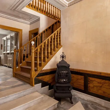 6 Roosevelt Str Ermoupoli