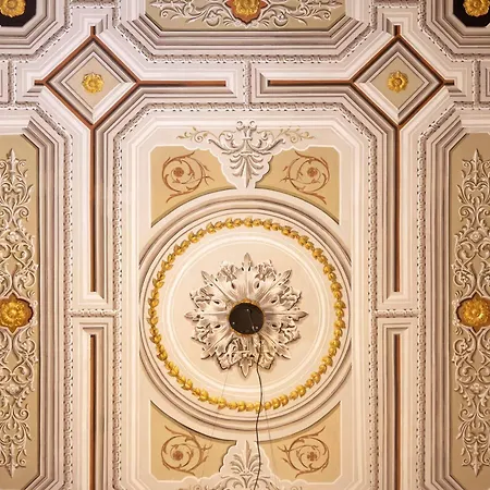 6 Roosevelt Str * Ermoupoli