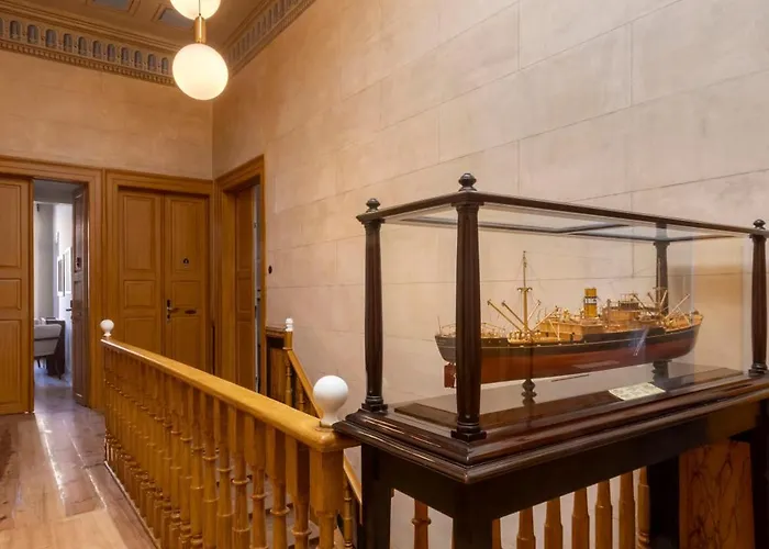 6 Roosevelt Str * Ermoupoli