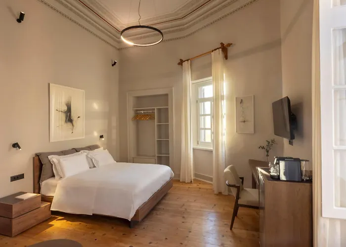 6 Roosevelt Str Hotel