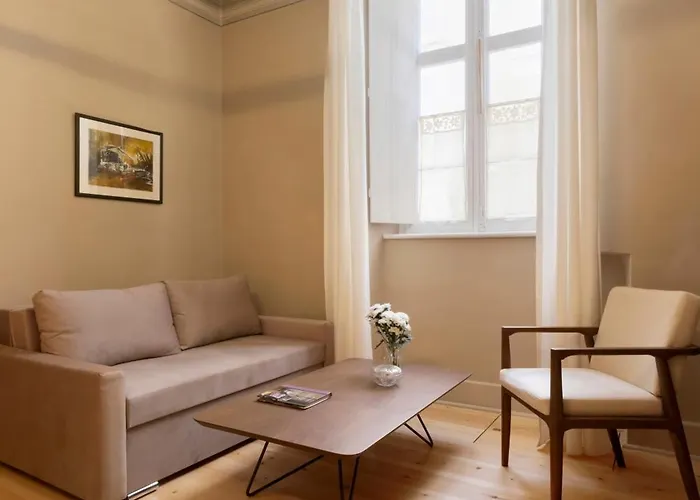 6 Roosevelt Str Hotel *