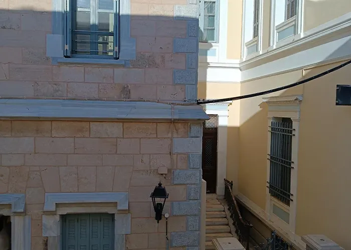 6 Roosevelt Str * Ermoupoli