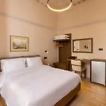 Hotel 6 Roosevelt Str *