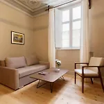 6 Roosevelt Str Hotel *