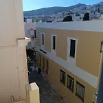 6 Roosevelt Str Hotel