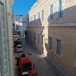 6 Roosevelt Str *