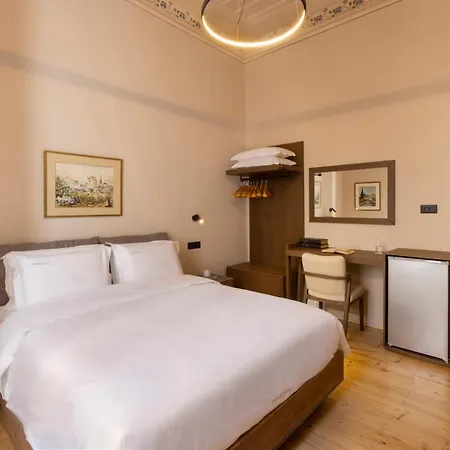 Hotel 6 Roosevelt Str *