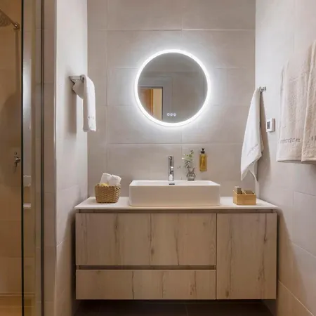 6 Roosevelt Str Hotel