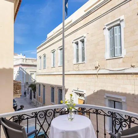 6 Roosevelt Str Hotel *