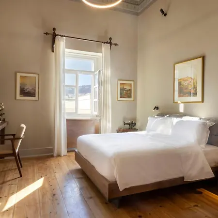 6 Roosevelt Str Hotel *