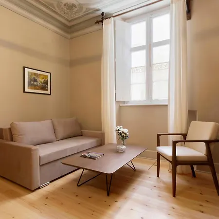 6 Roosevelt Str Hotel *